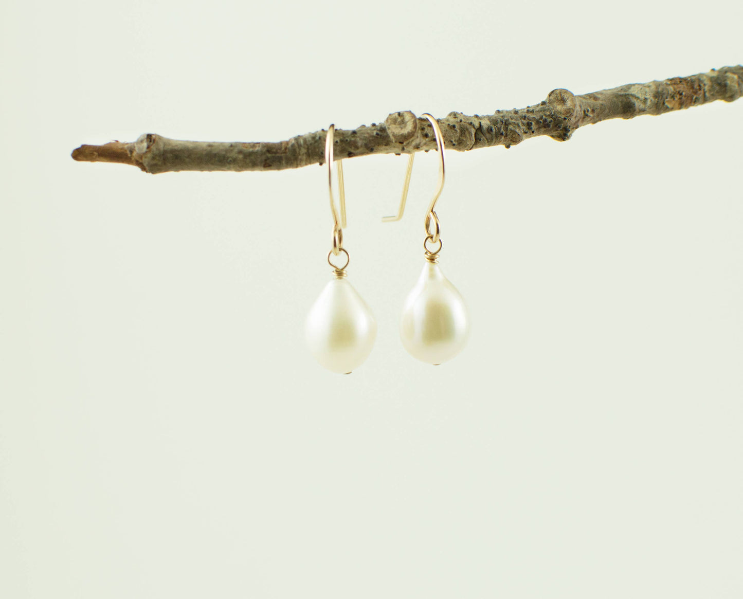 DesignbyGam White pearl drop earrings